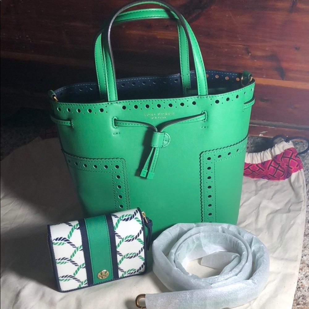 Tori Burch Tote with matching wallet